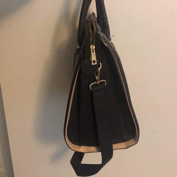 Black Purse - Picture 2 of 4